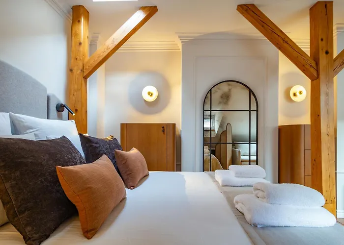 Deluxe Apartment